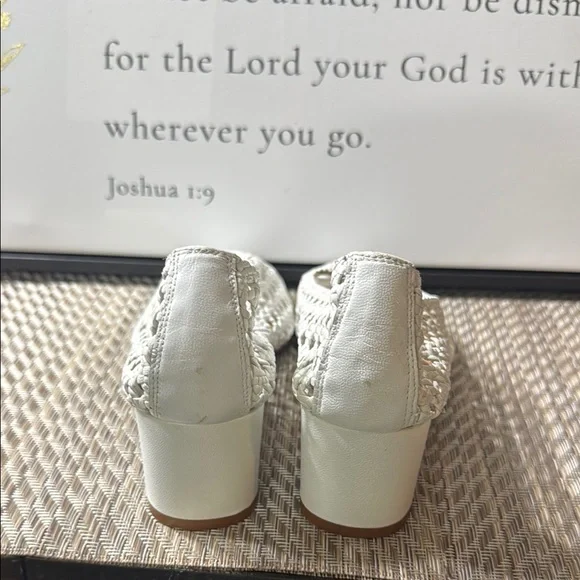 White woven Women's Shoes SZ 8.5/ 39 Box1 - Picture 3 of 4